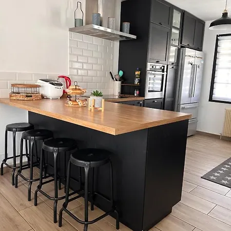 Family Oasis With 3 Bedrooms Near Paris