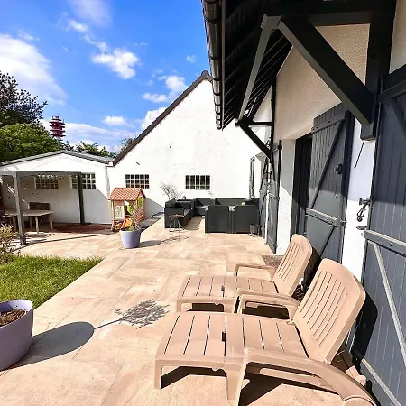 Дом отдыха Family Oasis With 3 Bedrooms Near Paris *