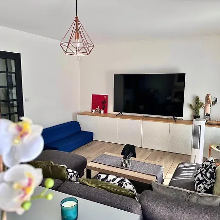 Family Oasis With 3 Bedrooms Near Paris Hébergement de vacances Chennevières-sur-Marne