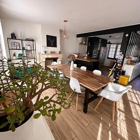 Family Oasis With 3 Bedrooms Near Paris