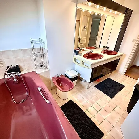Holiday home Family Oasis With 3 Bedrooms Near Paris Chennevieres-sur-Marne